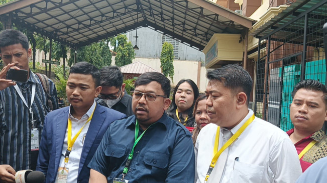 Bedu jalani sidang cerai perdana di PA Jaksel, Selasa (30/9) [FTNews/Selvianus Kopong Basar]
